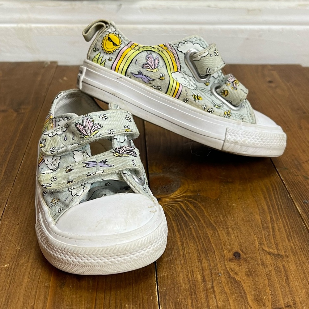 Converse toddler size 5 pale blue outdoors print low top sneakers